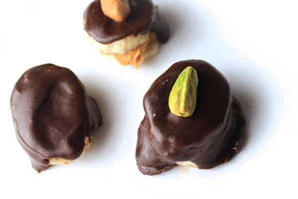 Peanut butter and chocolate banana bites are easy-to-make frozen healthy snacks
