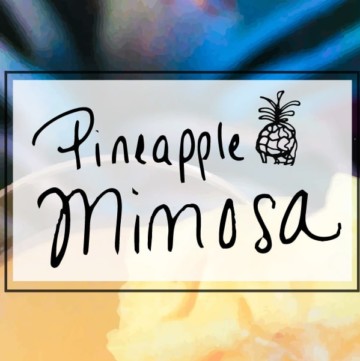 Pineapple mimosa brunch cocktail recipe via sipbitego.com #brunching #mimosa
