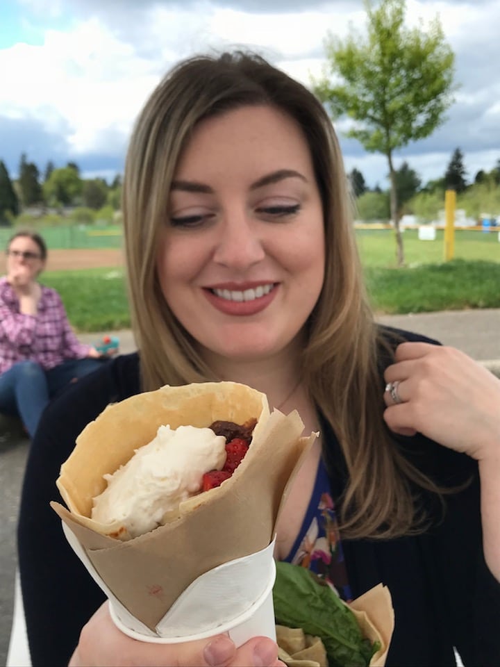 cafe de crepe pdx food truck dessert crepe with strawberries