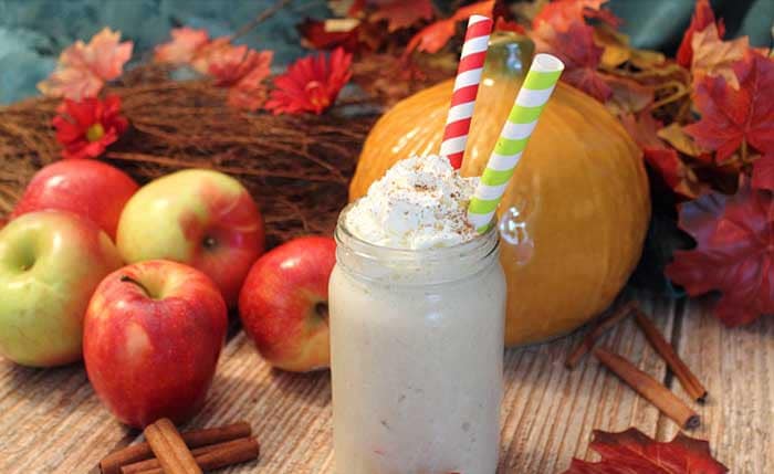 apple smoothie with whipped cream