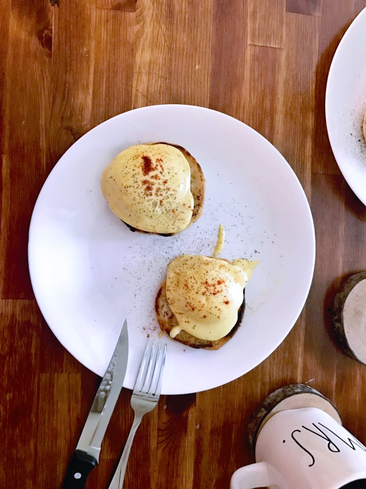 sous vide poached eggs benedict with hollandaise sauce