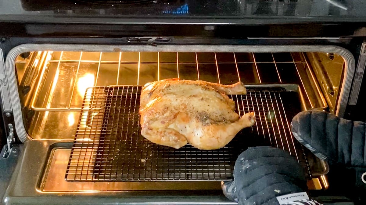 https://sipbitego.com/wp-content/uploads/2020/05/sous-vide-whole-chicken-steps-after-cooking-sip-bite-go-1.jpg