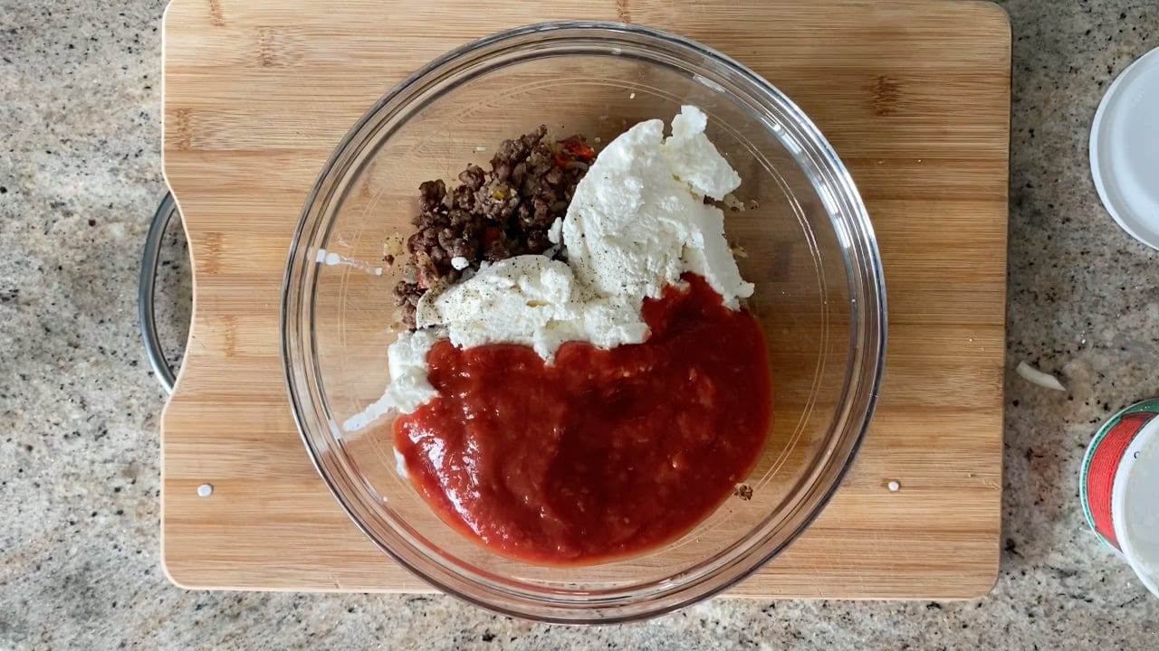 ground beef with ricotta and sauce