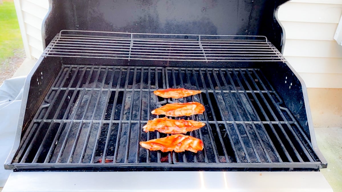 Sous vide chicken bbq glazed for a cookout block party