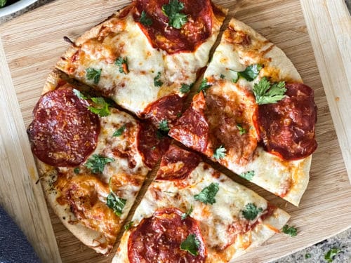 How to make the BEST Homemade Pizza - The Schmidty Wife