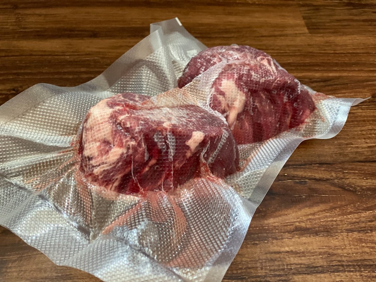 How To Vacuum Seal Meat For Sous Vide Meal Prepping [ULTIMATE GUIDE] - Sip  Bite Go