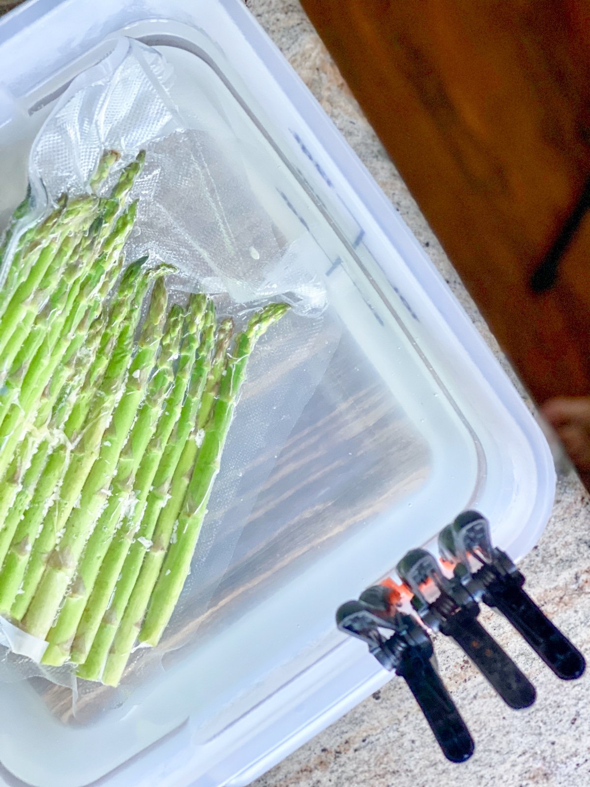 thick green asparagus sous vide cooking