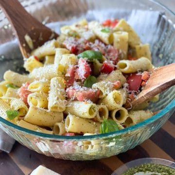 tomato pesto pasta salad with parmesan and basil
