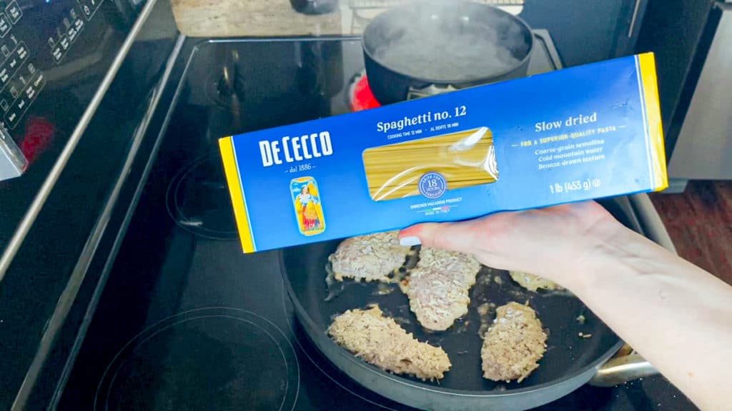 Making Pasta With Alfredo Sauce From A Jar Sip Bite Go