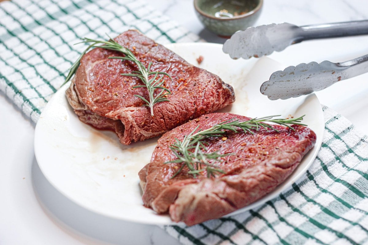 sous vide beef round steak with rosemary