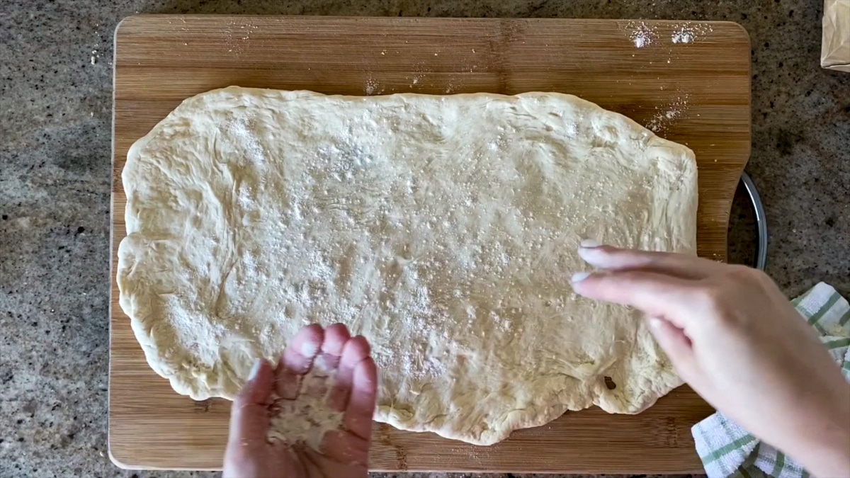 using flour to stretch pizza dough