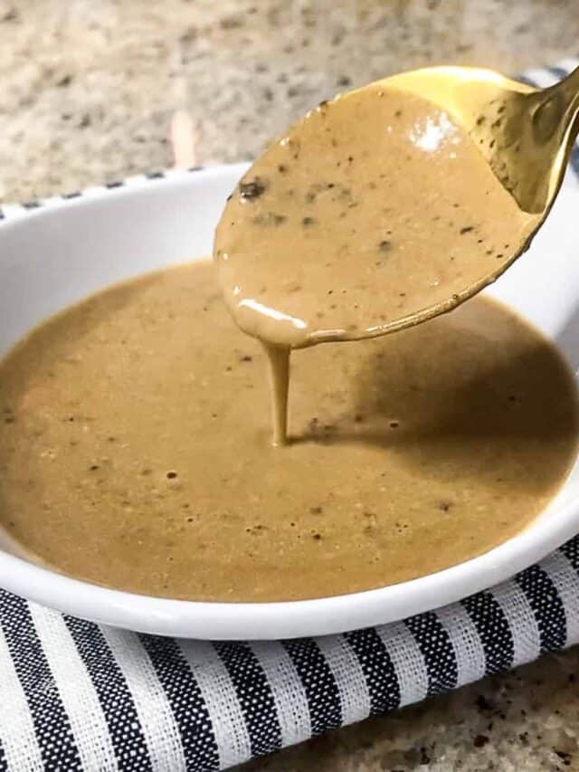 Creamy Peppercorn Sauce For Steak and Beef
