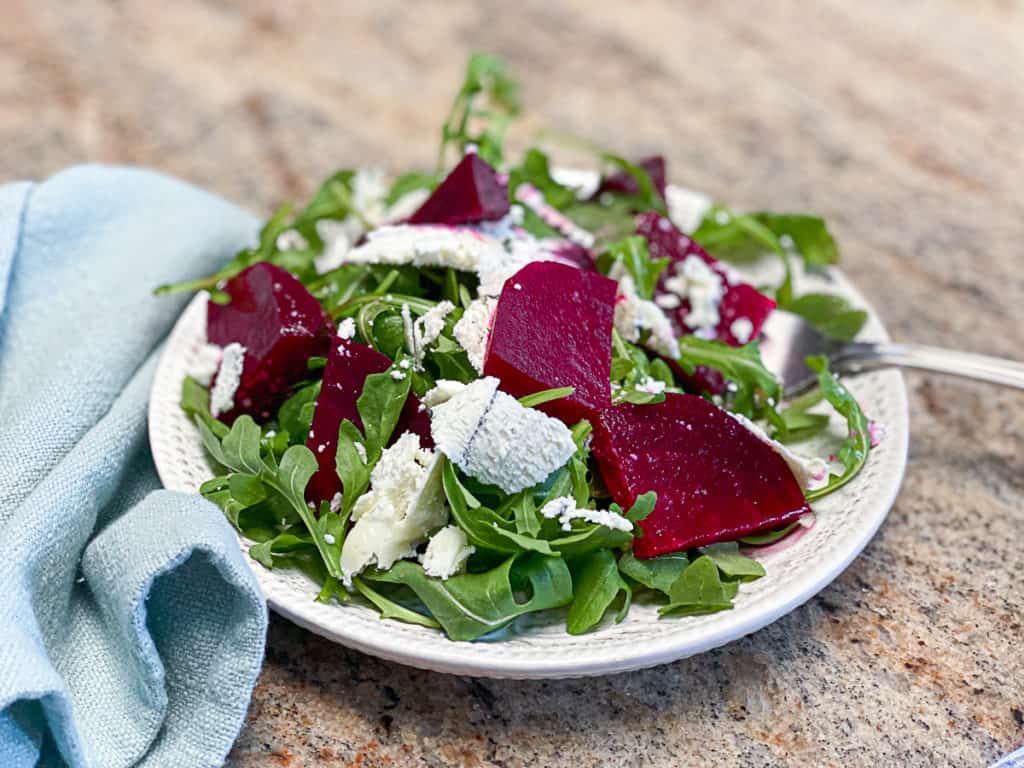 https://sipbitego.com/wp-content/uploads/2021/03/sous-vide-instant-pot-beets-on-a-plate-1024x768.jpg