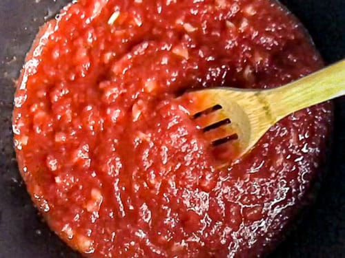 Homemade Pasta Sauce Recipe With Crushed Tomatoes - Sip Bite Go