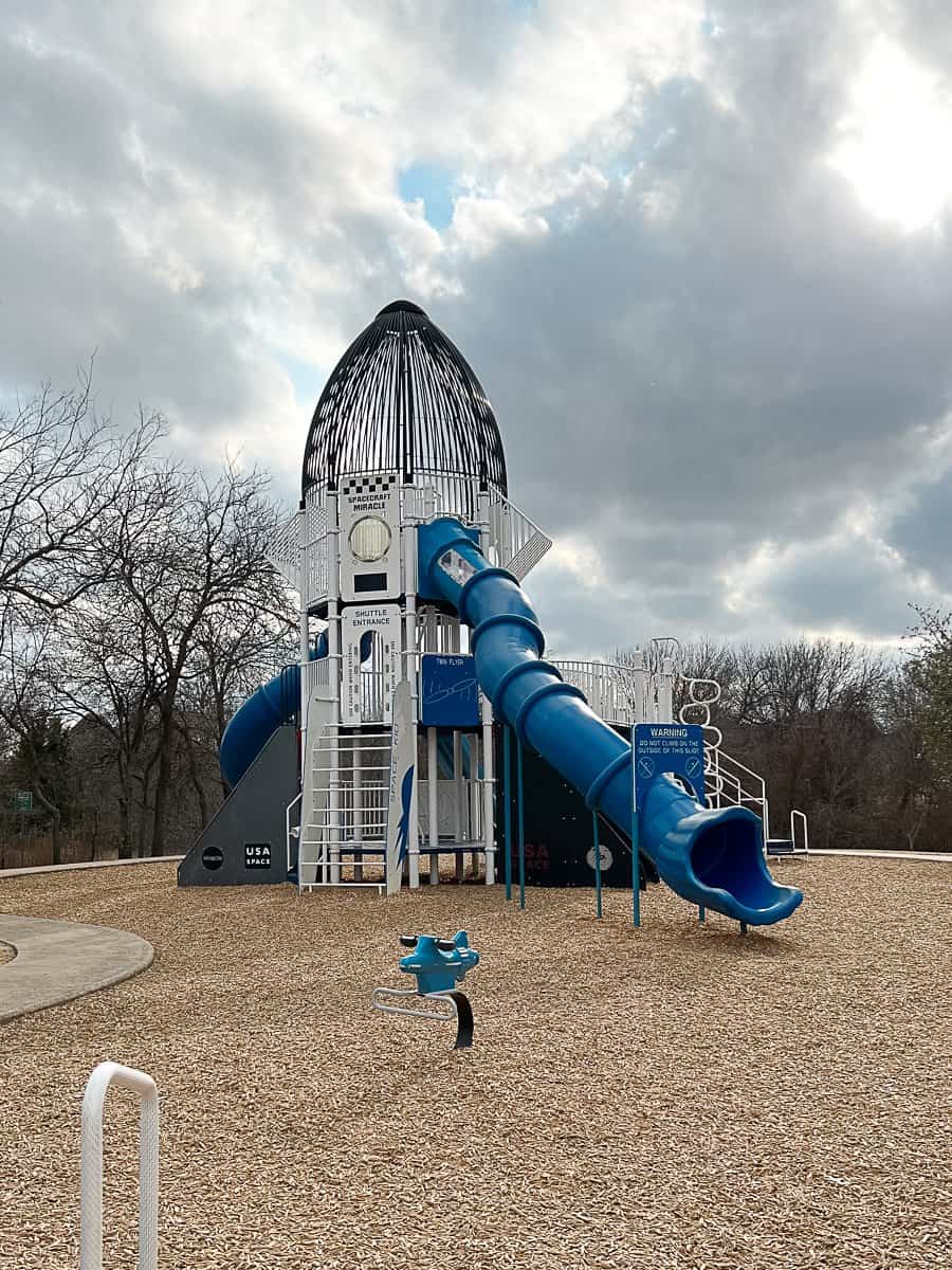 Outdoor playground in North Dallas Allen Area For Toddlers and Kids to do