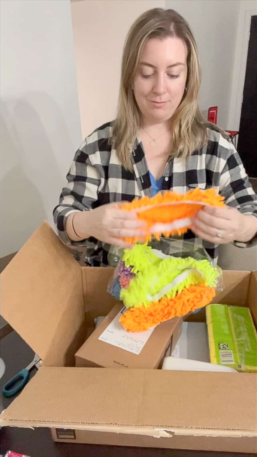 Unboxing Mop Slippers for floor cleaning supplies new house