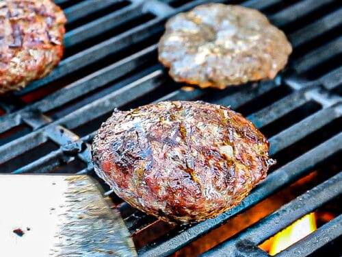 https://sipbitego.com/wp-content/uploads/2022/06/How-Long-To-Grill-Burgers-On-Gas-Grill-Recipe-Sip-Bite-Go-500x375.jpg