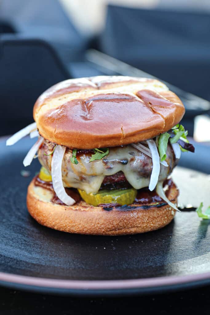 How To Grill Burgers On Gas Grill (Recipe + Guide) Sip Bite Go