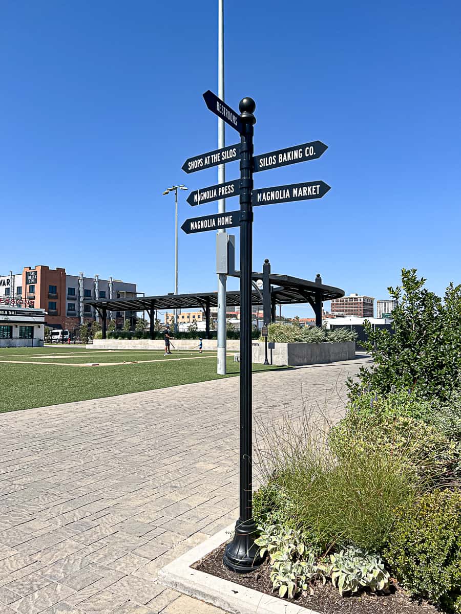 Magnolia Market Grounds Direction Sign