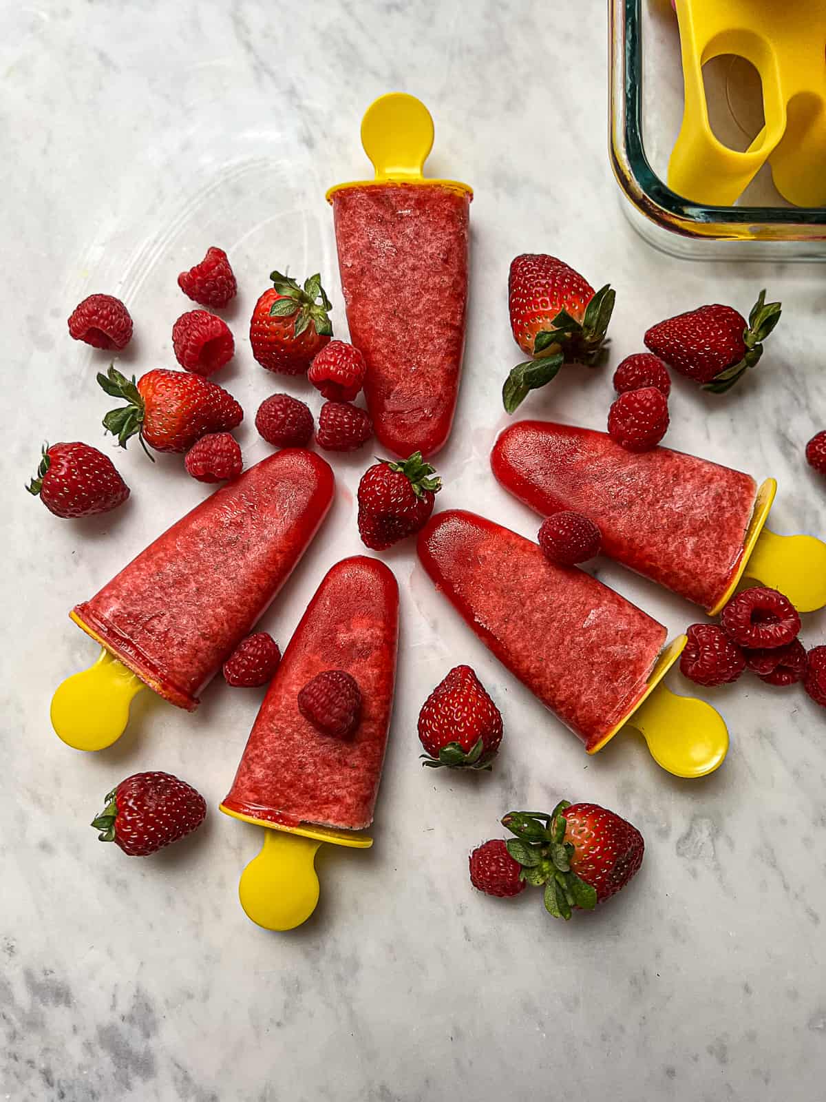 Easy Homemade Popsicles With Fresh Berries 