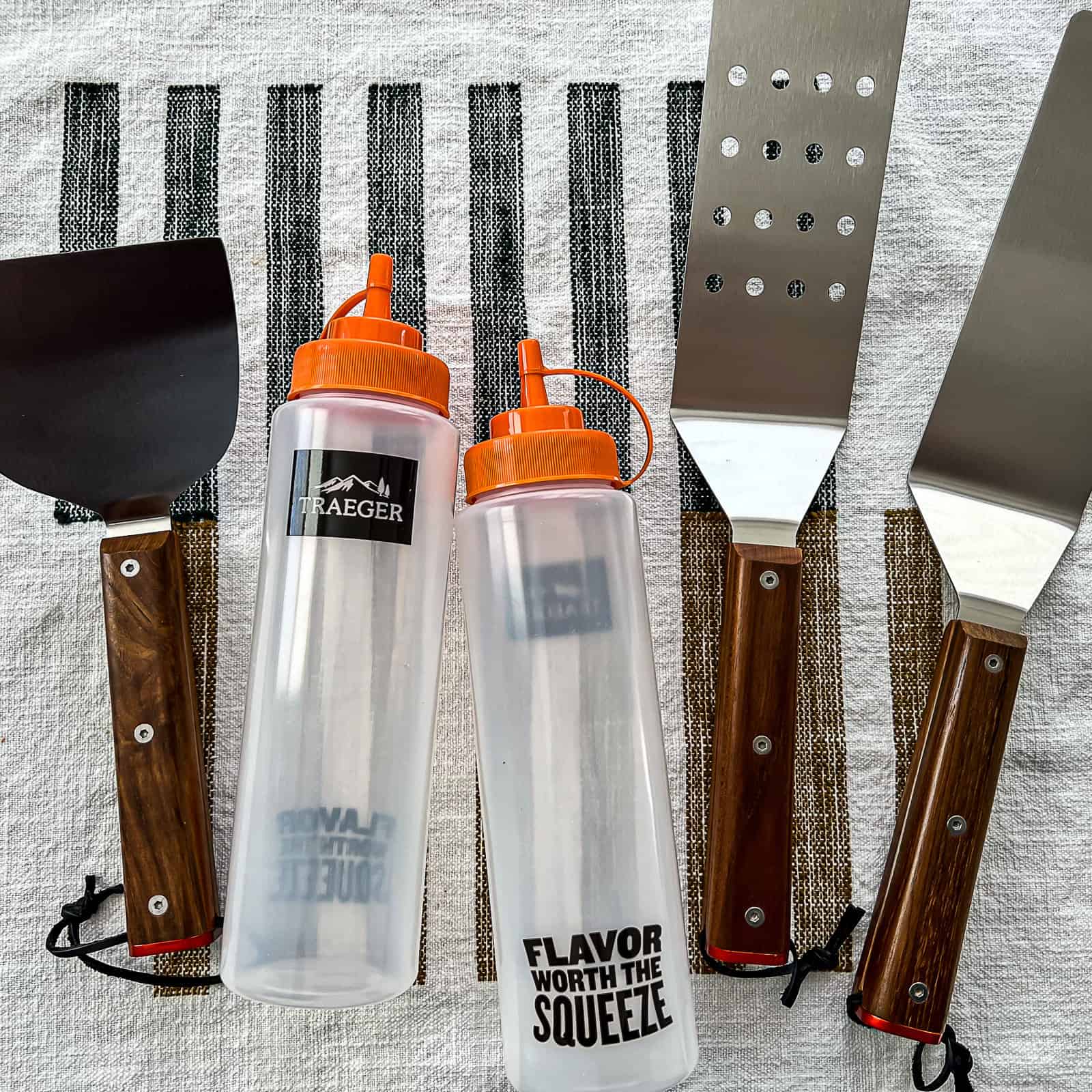 Traeger Flatrock Accessories Kit with Essentials - Sip Bite Go