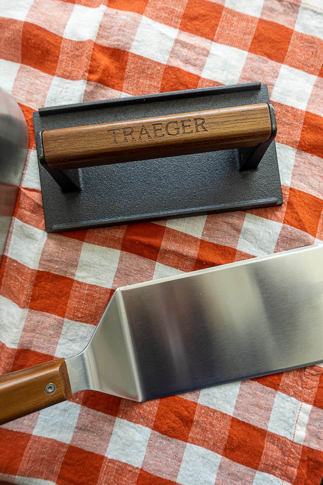 Traeger Flatrock Grill Press Smash Burger Kit Tool with Spatula
