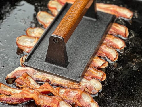 How To Cook Bacon On A Griddle (Traeger Flatrock) - Sip Bite Go