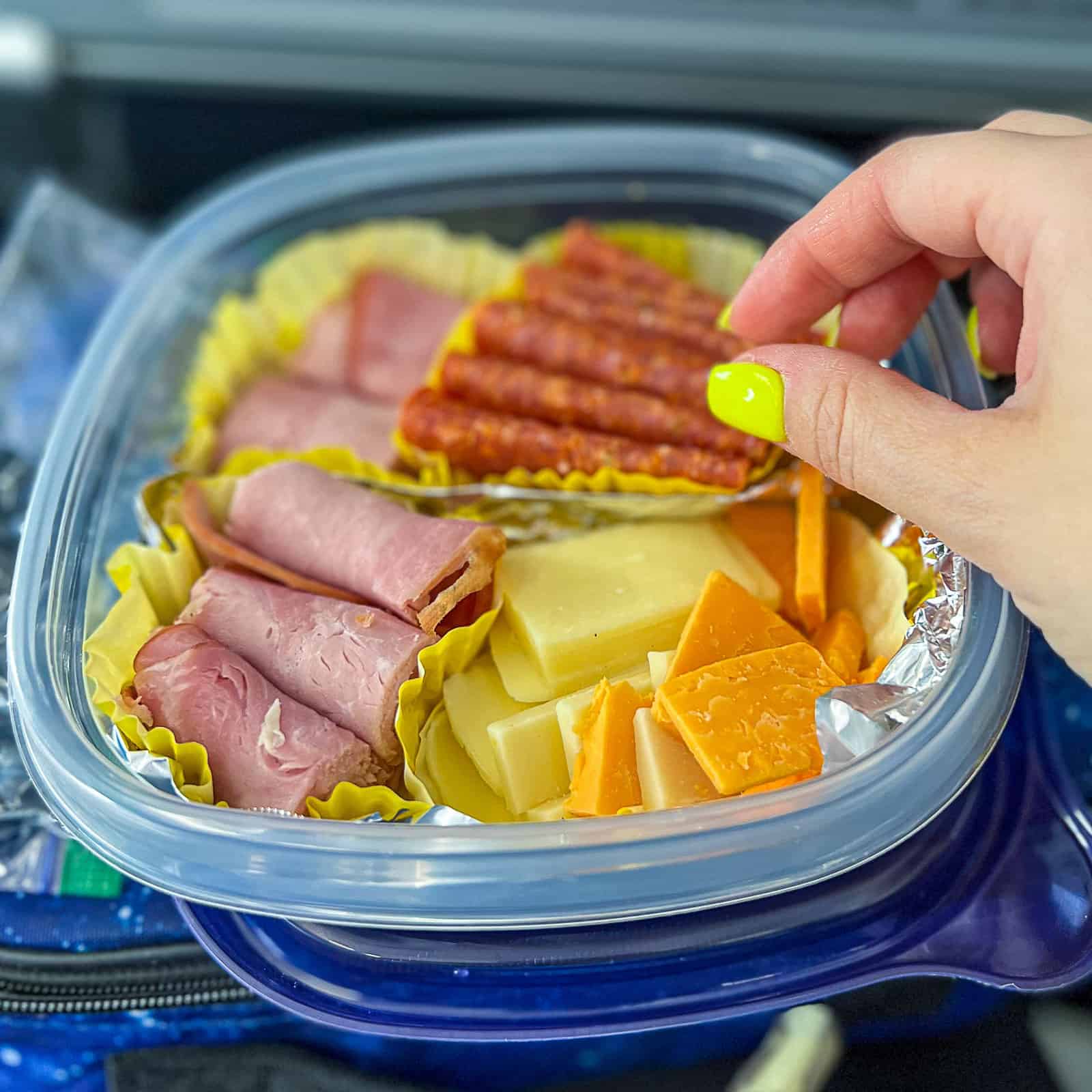 40 Best Airplane Snacks and Tips for Happy Travel - Super Healthy Kids