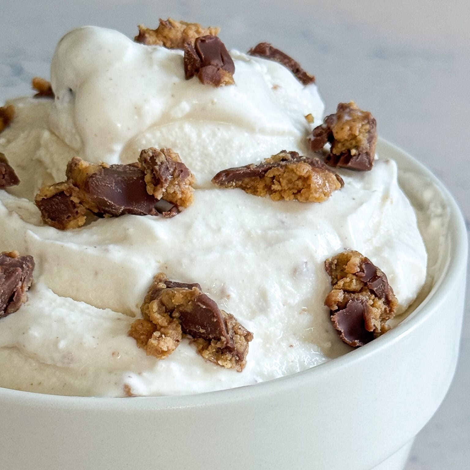 Delicious Homemade Cookies and Cream Ice Cream Recipe - Sip Bite Go