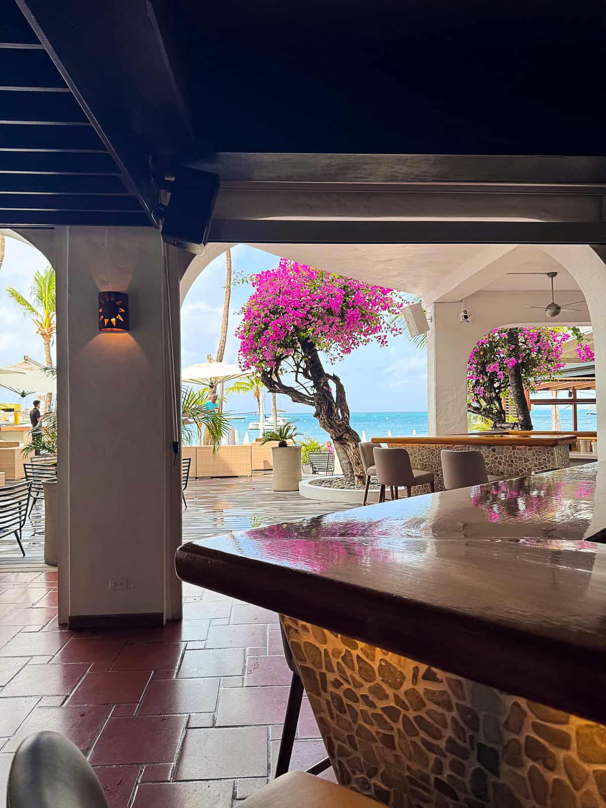 Holland House Hotel Bar with Ocean Views in Philipsburg
